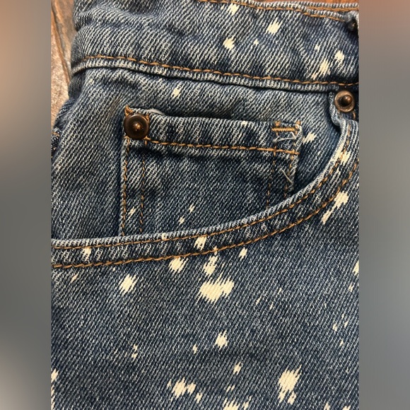 Forever 21 White Splatter Cow Print Style Jean Shorts Size 29. - Picture 11 of 11